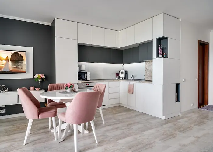 Апартаменти Queen's View 14-pools-near Botanic Garden *