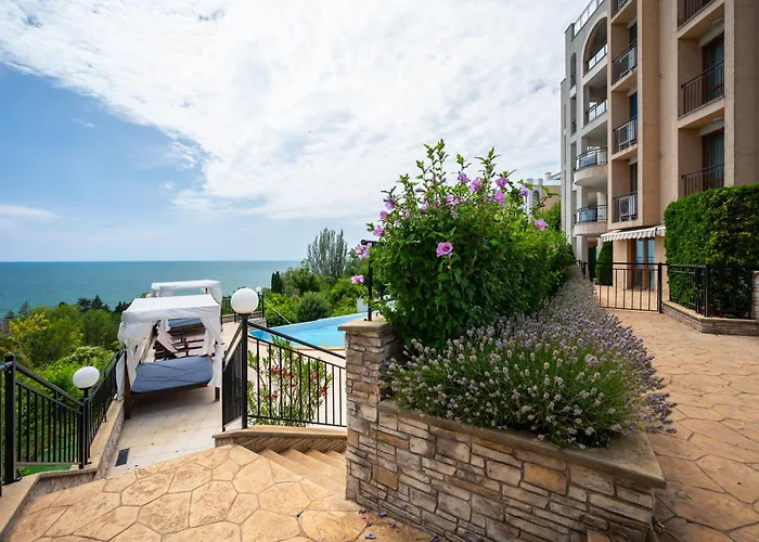 Апартаменти Queen's View 14-pools-near Botanic Garden