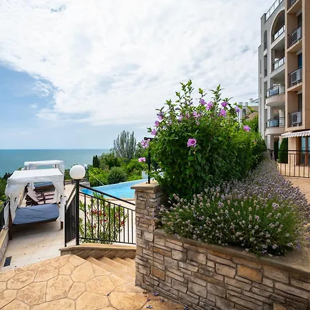 Apartment Queen's View 14-pools-near Botanic Garden