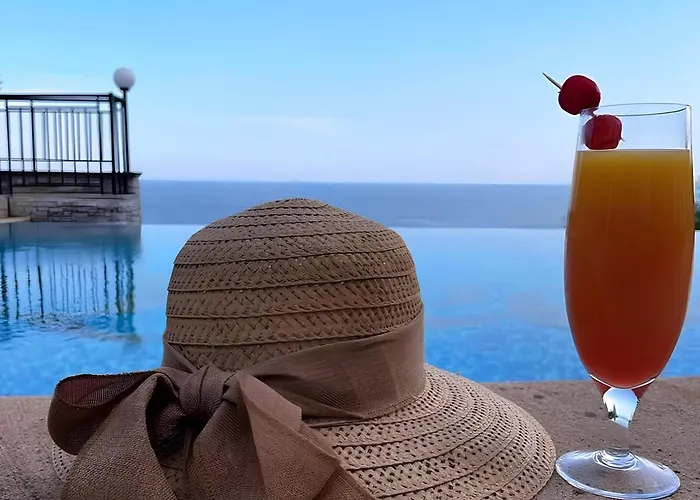 Queen's View 14-pools-near Botanic Garden Apartment Balchik