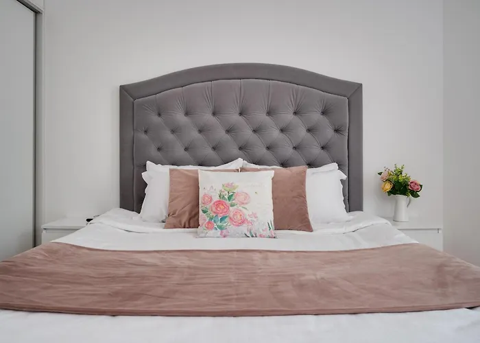 Apartment Queen's View 14-pools-near Botanic Garden