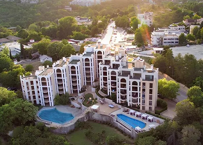 Queen's View 14-pools-near Botanic Garden Apartment Balchik